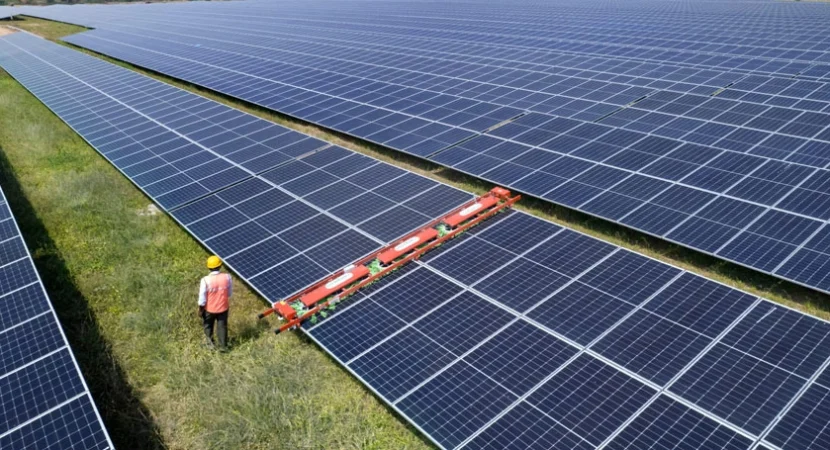 Solox-Solar-farm-ezgif.com-jpg-to-webp-converter